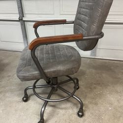 Office Chair w/wheels