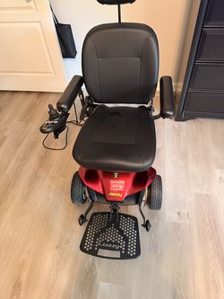 Jazzy Pride Scooter