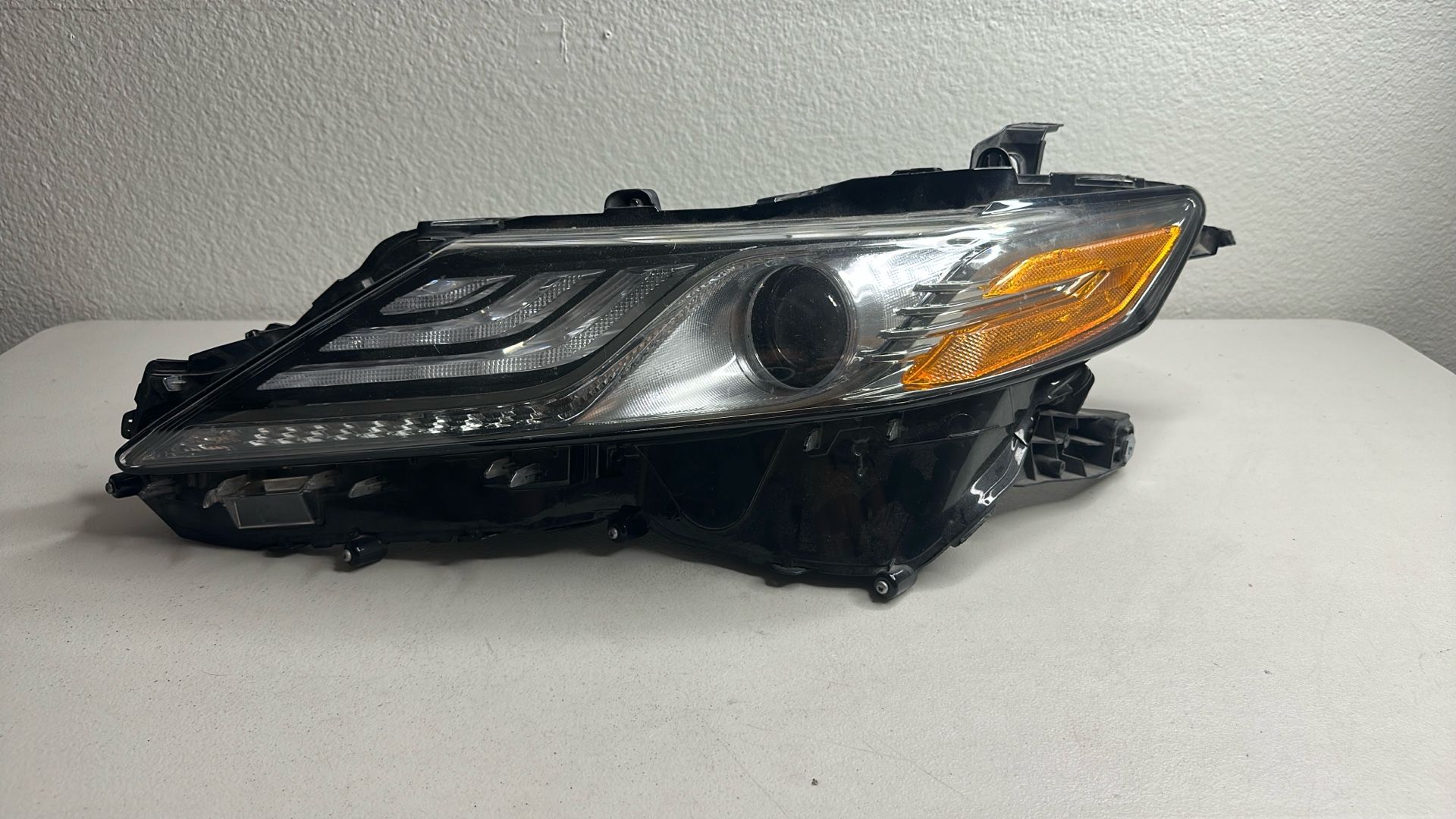 2018 -2019 -2020 -2021 -2022 TOYOTA CAMRY LEFT DRIVE FULL LED HEADLIGHT OEM