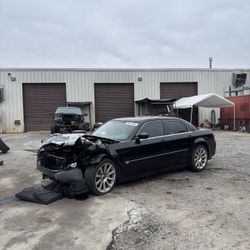 PART OUT 2006 Chrysler SRT8