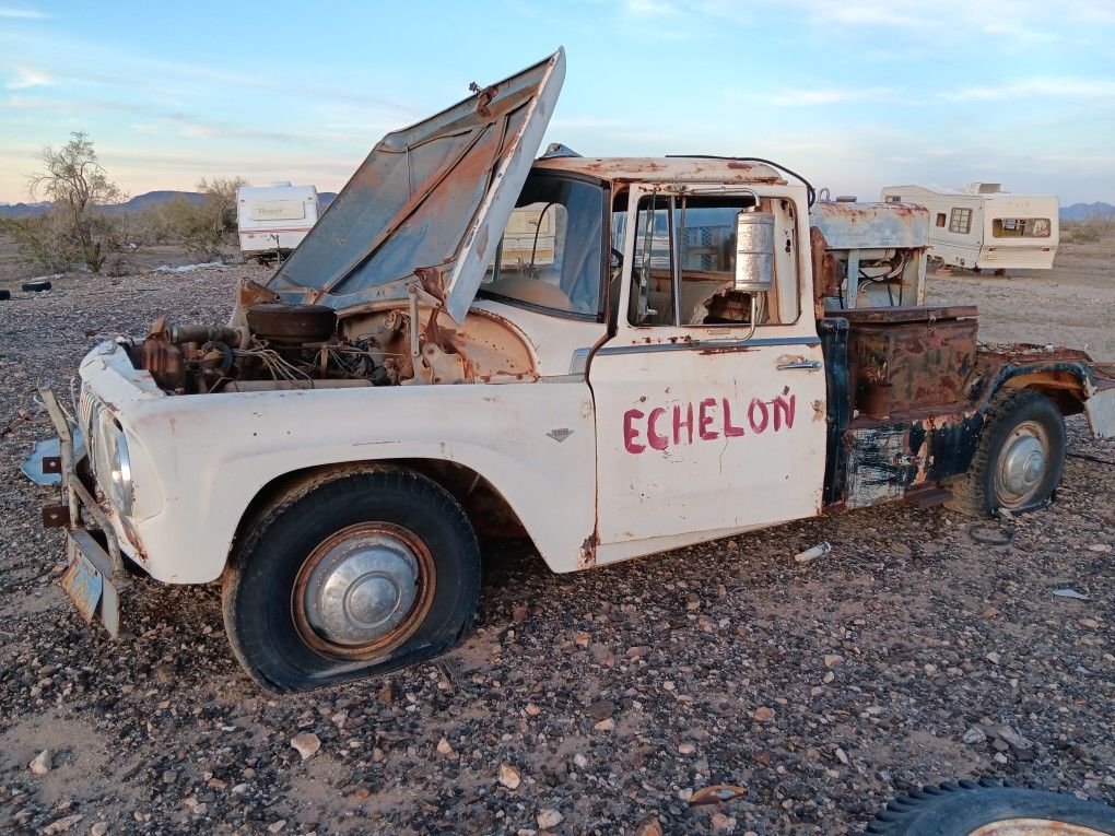INTERNATIONAL PICKUP TRUCK * FOR PARTS*