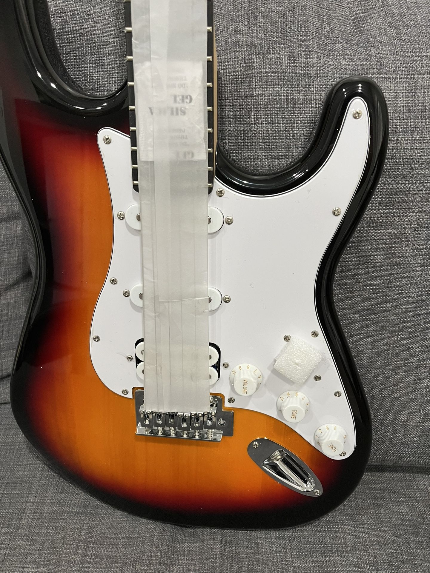 AODSK Electric Guitar, 39 Inch Solid Body Full Siz , With All Accessories.