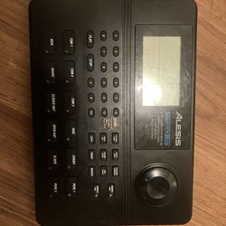 Drum Machine Alesis SR16 ( With The Electric Adapter)