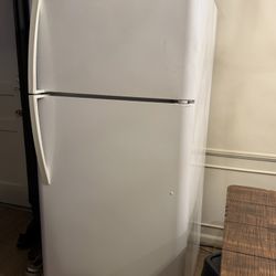 Kenmore Refrigerator 