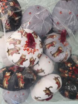 QIONG MENG Plush Ornaments with Maple Leaf and Cat Design
