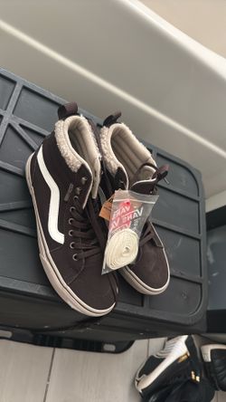 NEW Women’s Size 10