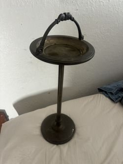 Pedestal Ashtray Vintage.
