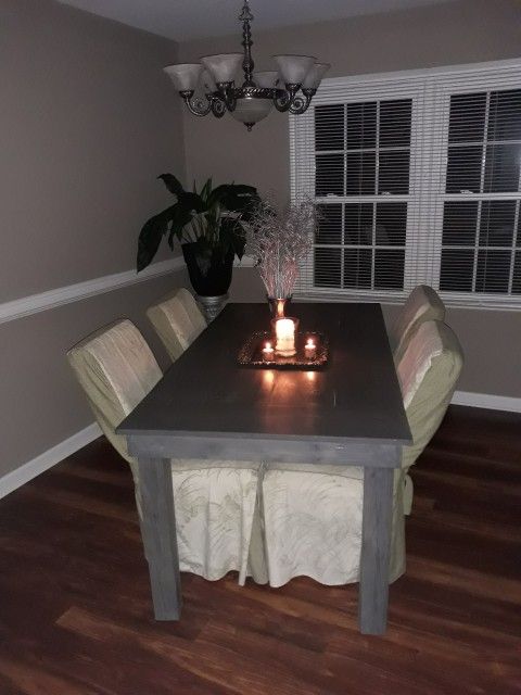 Farmhouse table (NEED GONE ASAP)