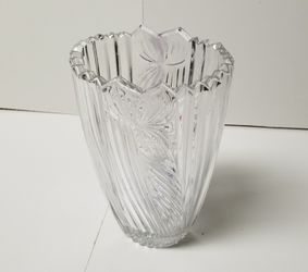 Vintage cut glass crystal heavy vase 7" tall perfect