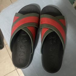 GUCCI SLIDES