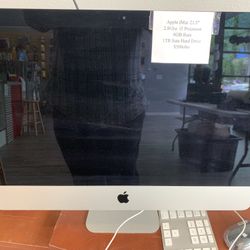 iMac 2015 i5 Processor Excellent Condition  $500obo