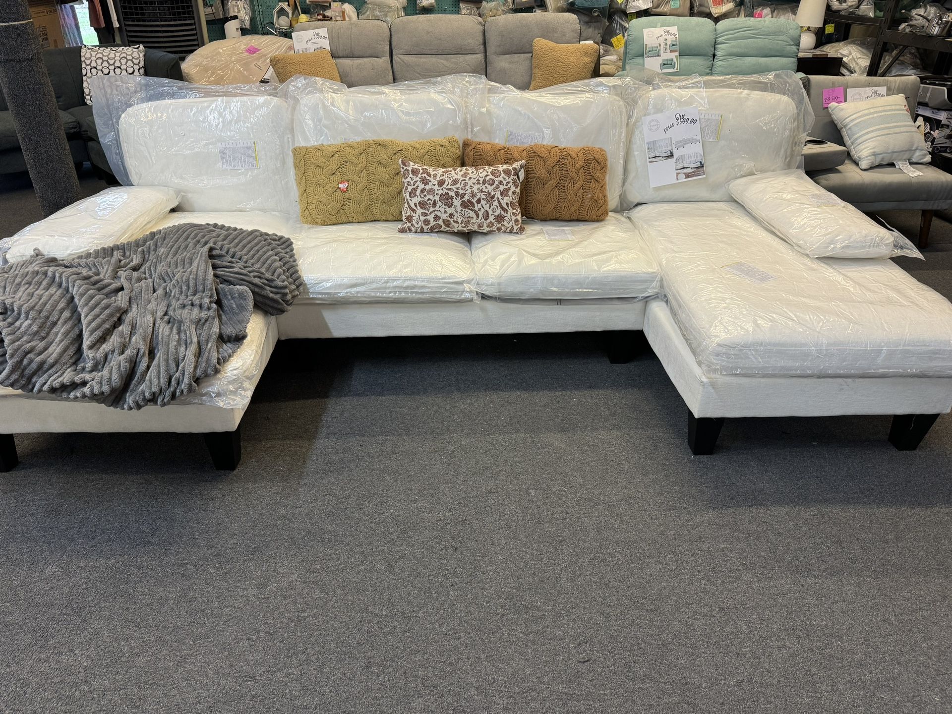 Beautiful New White u Shape Sectional