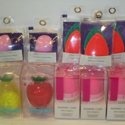 (10) Makeup Blenders & Cases