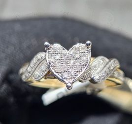 Ladies Diamond Ring