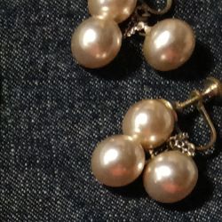 Disco Style Dangle Pearl Earrings 🎵