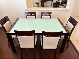 Cool Glass Dining Table and Chairs