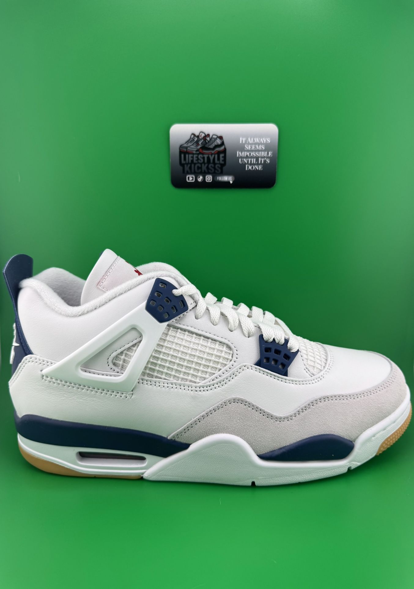 Jordan 4 SB Navy DS 