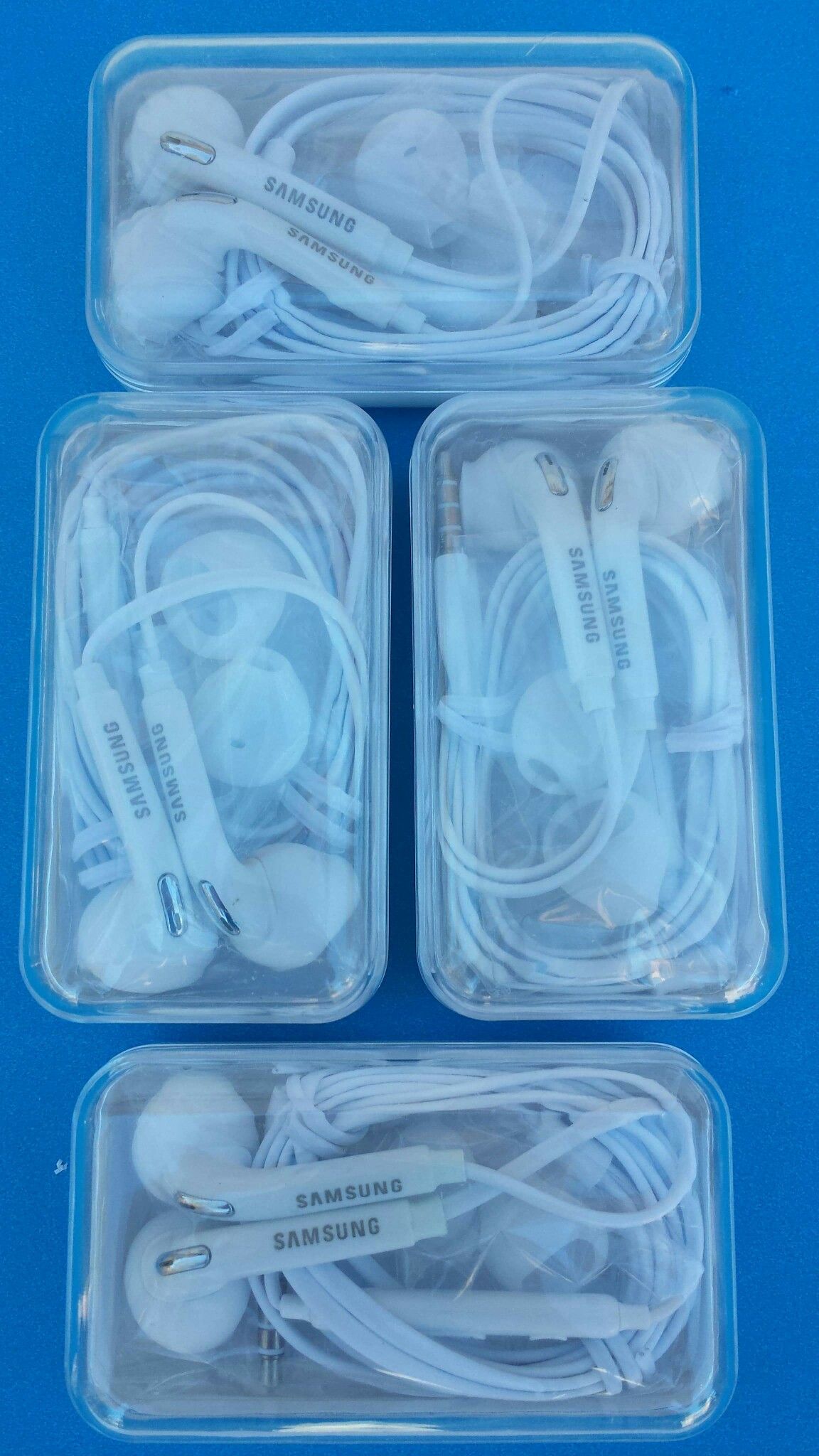 4 Original Samsung Headphones Brand New