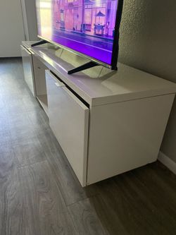 Entertainment center (FREE)