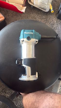 6.5 Amp 1-1/4 HP Corded Fixed Base Variable Speed Compact Router with Quick-Release