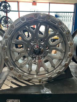 17x9 fuel off road gloss silver machined 6x139.7 20 offset