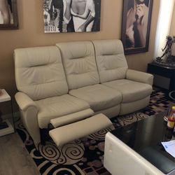 Modern Electric Recliner Couch.