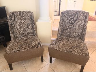 Pair of Upholstered Accent Chairs – Excellent Condition