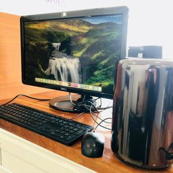 Apple MAC PRO Late 2013 3.7Ghz QuadCore Xeon 32GB RAM 500GB SSD AMD FirePro D300 4GB Graphics!!!!