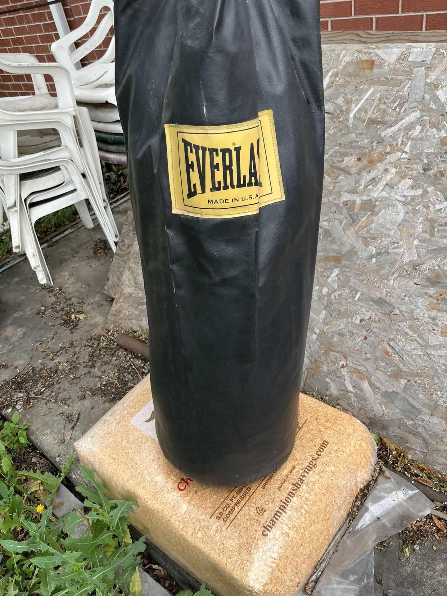 Everlast Heavy Bag With Chain
