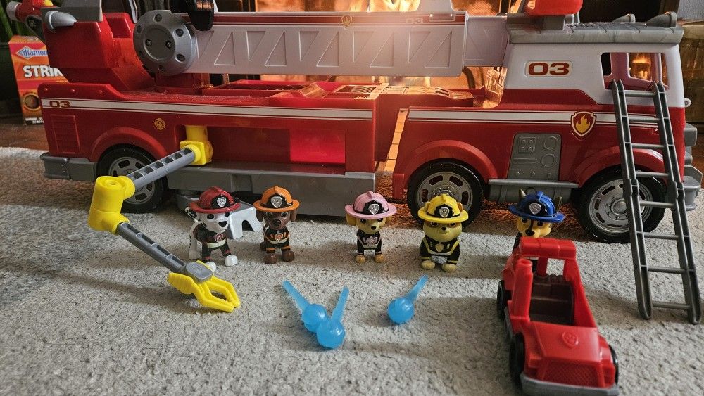 Paw Patrol Ultimate Firetruck