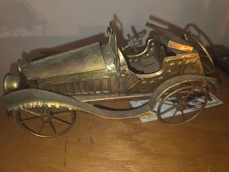 Beautiful hand sculpted metal music box vintage car the price is firm