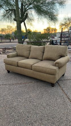 Drexel heritage sofa in excellent condition.