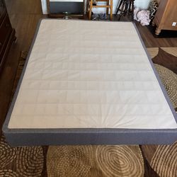 Serta Queen size box springs