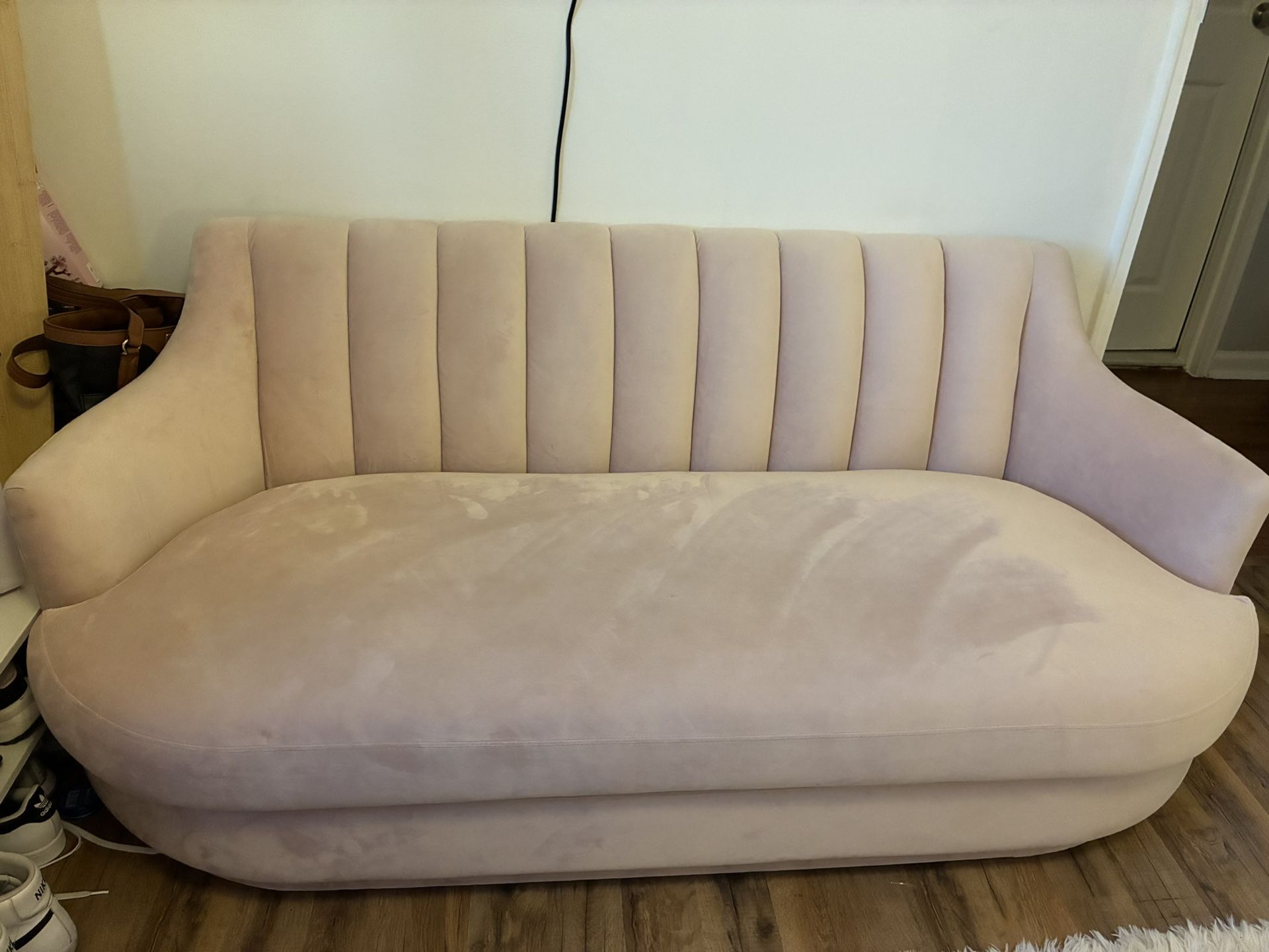 pink sofa//couch/loveseat