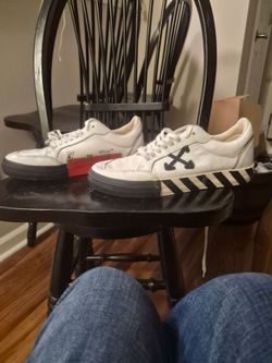 Off-White Vulcanized Low-Top Sneakers