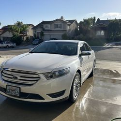 2016 Ford Taurus