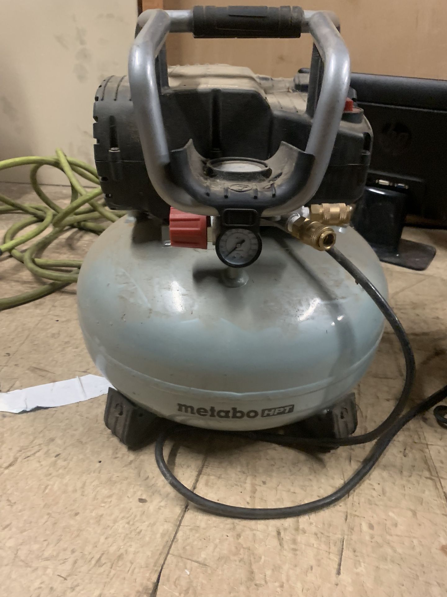 HPT 6 Gallon Compressor