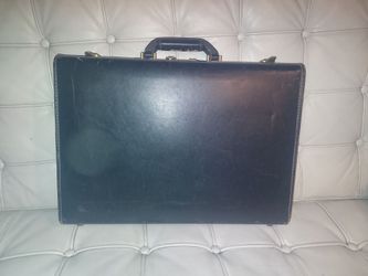 Atlas USA Learher Briefcase