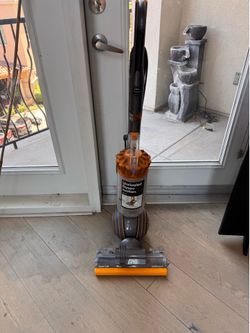 Dyson Ball Multi Floor 2 Upright Vacuum – Works Great! – $40