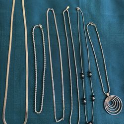 Costume Jewelry Gold Necklaces, lot of 6, excellent condition.