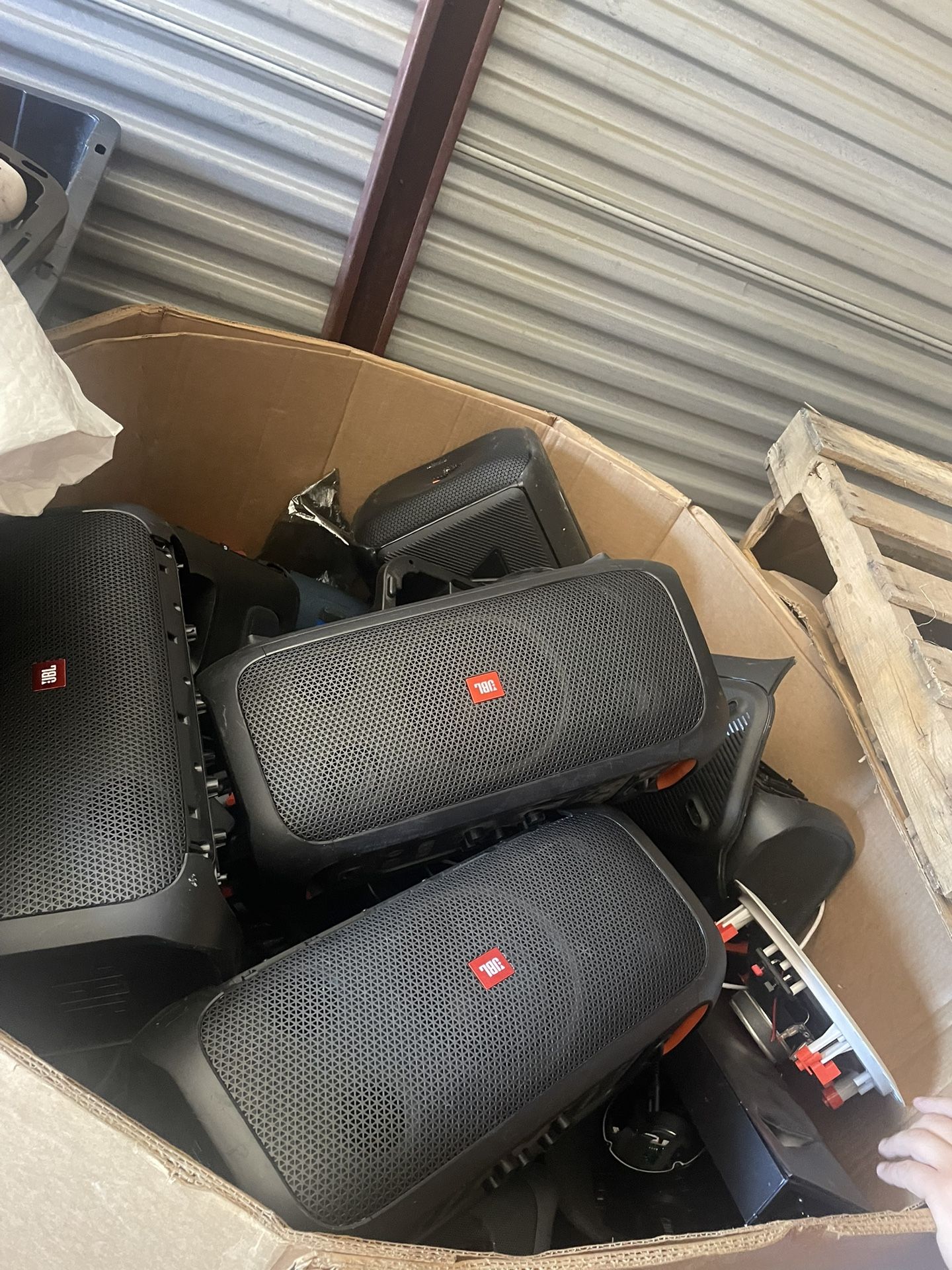 JBL Customer Return Pallet