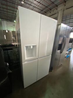 LG Side-by-Side Refrigerator 27 Cu. Ft. – Model LRSXS2706W/01  (Used)