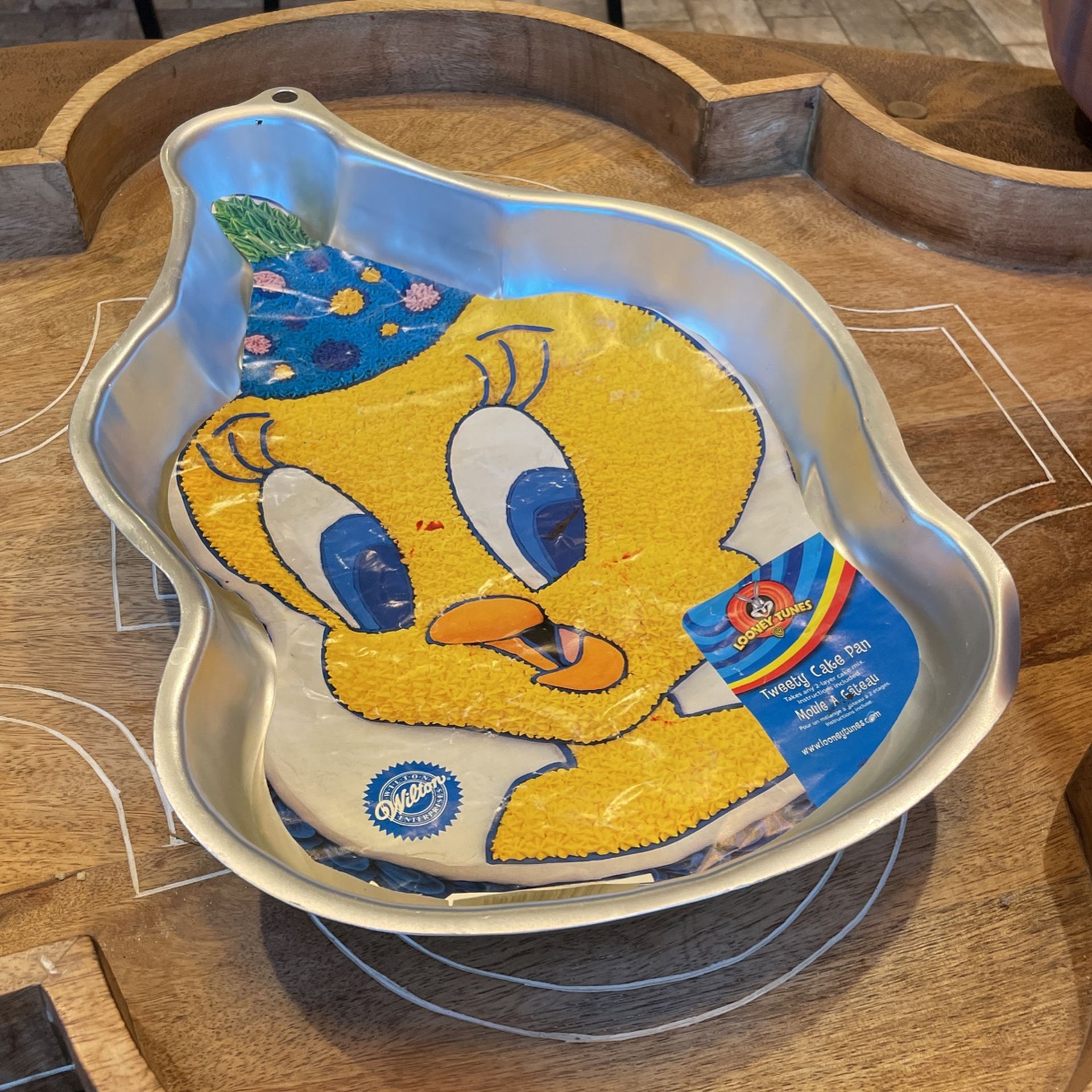 Tweety Bird Cake Pan