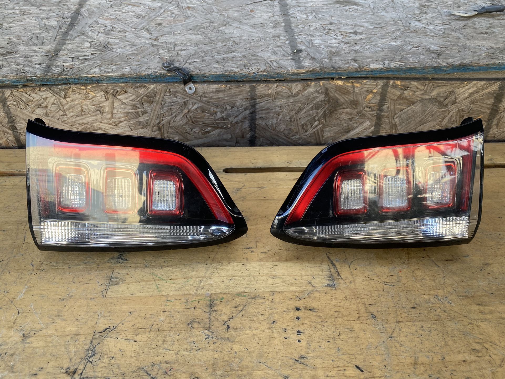 2017,2018,2019,2020,2021,2022 Jeep Compass Inner Tail light