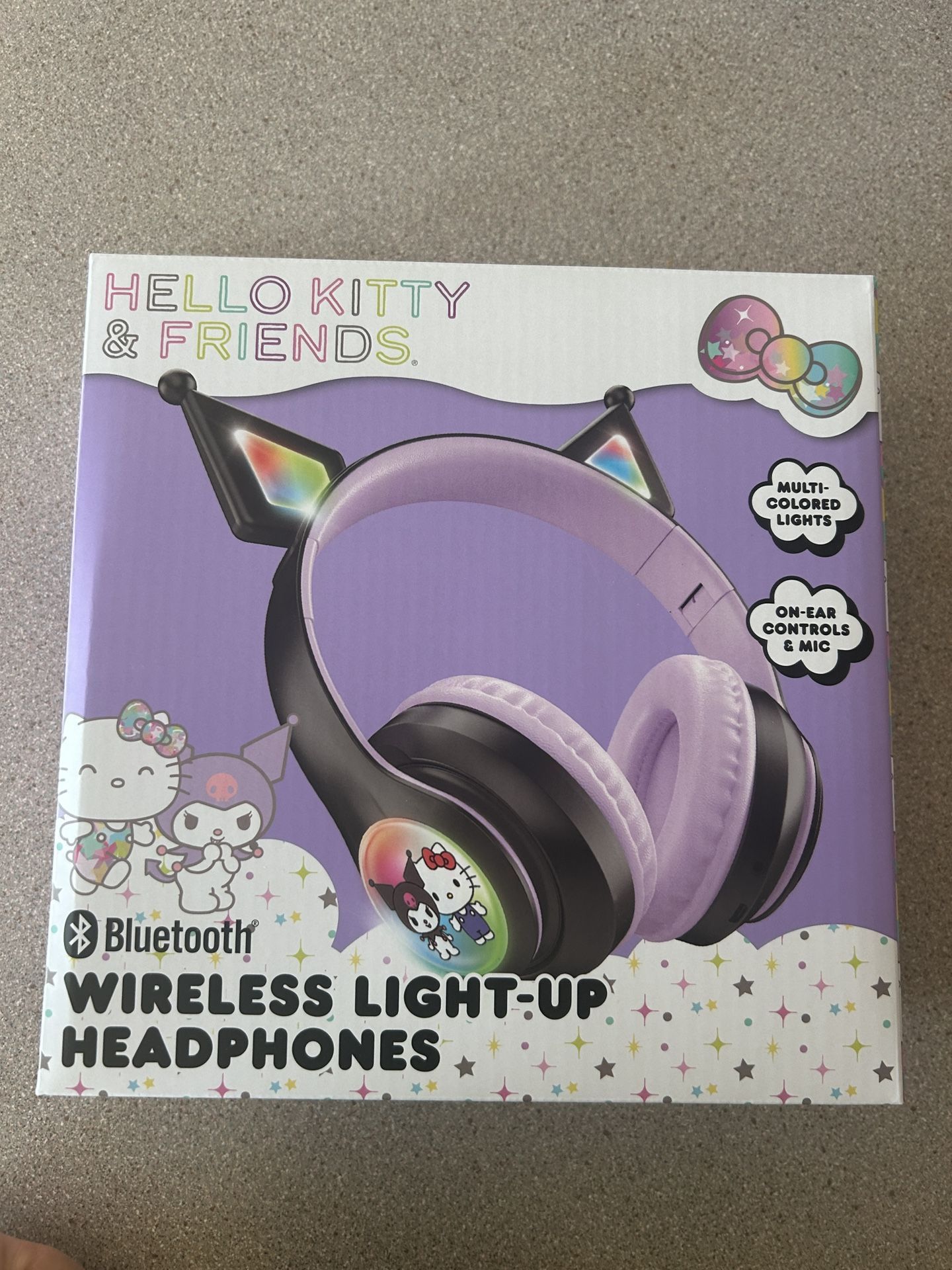 NWT licensed hello kitty and friends Bluetooth wireless light up headphones