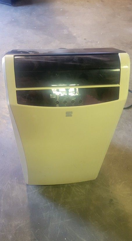 12000btu portable air conditioner with 110v light