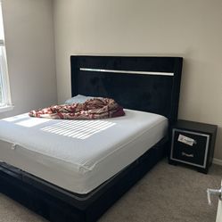 King Sz Bed (bed frame Only)