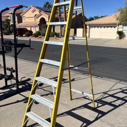 8’ Fiberglass Ladder 