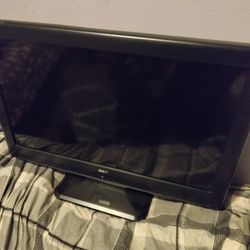 Flat Screen TV  RCA For Sale With No Remote 30$