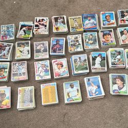 Over 1000 Old Baseball Cards 